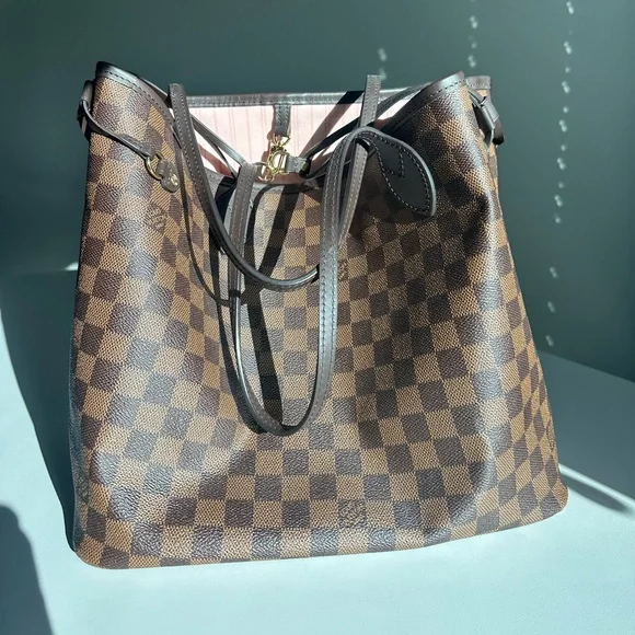 Louis Vuitton Neverfull MM - Picture 3 of 9